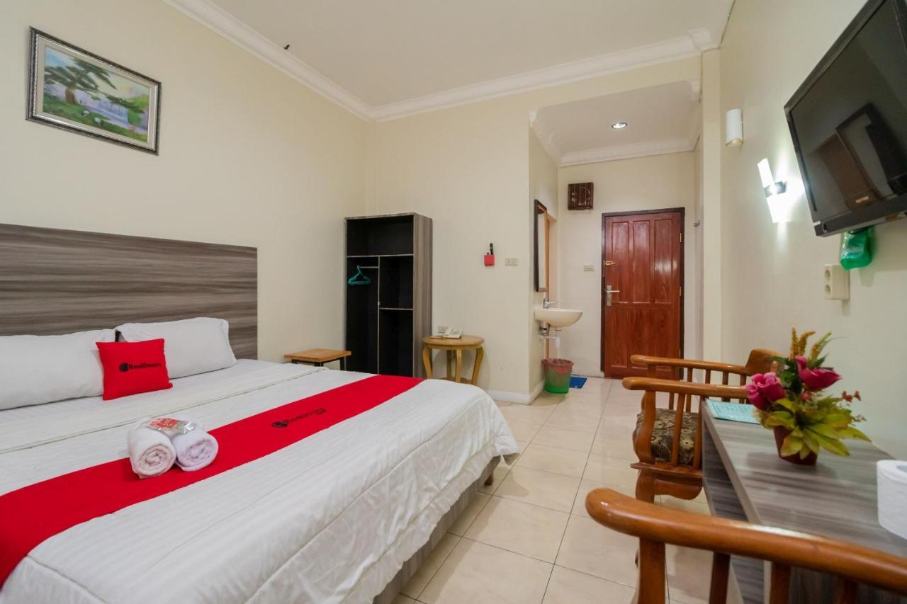 Hotel Reddoorz @ Pematangsiantar Exterior foto